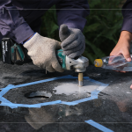 藝術(shù)家與師傅一來一往的定位確認(rèn)，給予藝術(shù)品安全、安心的落腳，也是最終呈現(xiàn)前的重要一環(huán)。