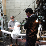 運用保麗龍做出等比例模型，精緻細(xì)膩的手工展現(xiàn)各個階段不同的面貌。
(2023.03.22 職人團隊前往與藝術(shù)家