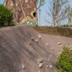 小朋友說像萬聖節(jié)派對(duì)上，有人變裝的小妖精；也有孩子說像日本動(dòng)漫──進(jìn)擊的巨人；有人則覺得像土撥鼠可愛地探出頭來，您覺得像甚麼呢？