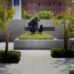 入口景觀雕塑完工實(shí)景圖