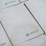 致贈(zèng)溫潤(rùn)的米灰色新業(yè)手札為伴手禮，將聲音轉(zhuǎn)為文字紀(jì)錄，保留住心中被觸動(dòng)的那份情感。