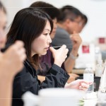 觀其色、聞其香、品其味，感受茶香帶來(lái)的溫暖，土地孕育的風(fēng)味，以茶湯滋潤(rùn)心脾、心緒，在喘息間緩緩收整，為忙碌的生活安排一縷閒適。