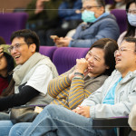 講師以生動逗趣的方式，分享生活趣事，妙語如珠，讓家族好友們笑聲不斷、樂在其中，現(xiàn)場洋溢著歡樂的氛圍。