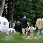 新業(yè)再度攜手 小蝸牛市集，集結(jié)來自各城市職人品牌，相聚於東光園道，在 春日裡共度一場(chǎng)愜意時(shí)光。