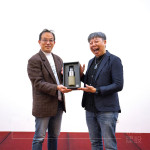 新業(yè)客製化HYDY保溫壺，分享給今天的講師，將這份心意恆溫待續(xù)，如同新業(yè)一如往常的陪伴。