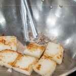 煎至表面呈金黃色的蘿蔔糕，外酥內(nèi)嫩的口感，為今年的過年增添另一份手感溫度。