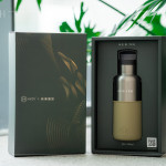 獻(xiàn)上一份溫暖的心意–新業(yè)客製化海迪保溫壺，感謝講師遠(yuǎn)道而來(lái)的分享，將新業(yè)的陪伴融入在日常中。