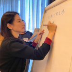 討論激勵部屬技巧，透過外在、內(nèi)在、有形、無形的方式，搭配結(jié)構(gòu)化的管理行為，不僅可鼓勵部屬向前的動力，更可凝聚團隊團結(jié)力。