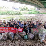 「第二屆親子淨溪」活動圓滿落幕，感謝住戶、粉絲的熱情參與，新業(yè)在筏子溪的常態(tài)淨溪活動將持續(xù)為環(huán)境、為教育「淨一份心力」。
