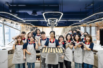 中秋好食光 新業(yè)建設(shè) 餅香送暖分享愛(ài)